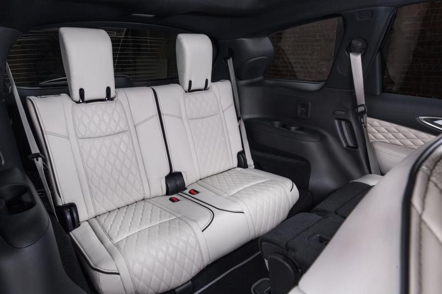 Интерьер Infiniti QX60 3.5 Limited (L50) 2018 года  (NA) (фото 3 из 40)